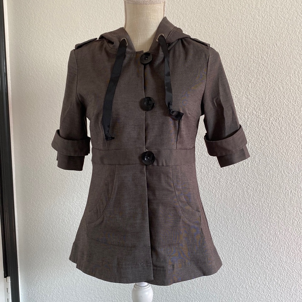 Short Sleeved, Grey-ish brown Hooded Jacket.